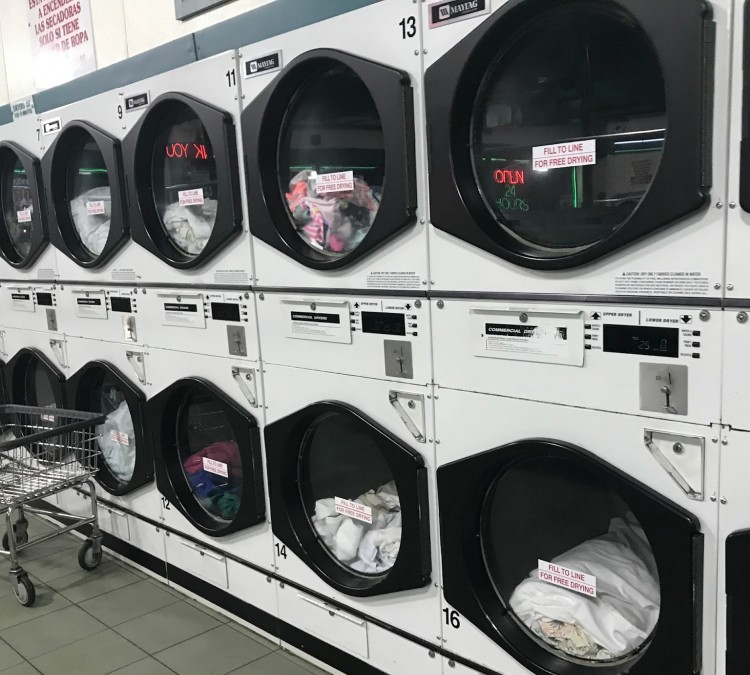 state-of-the-art-laundromat-photo